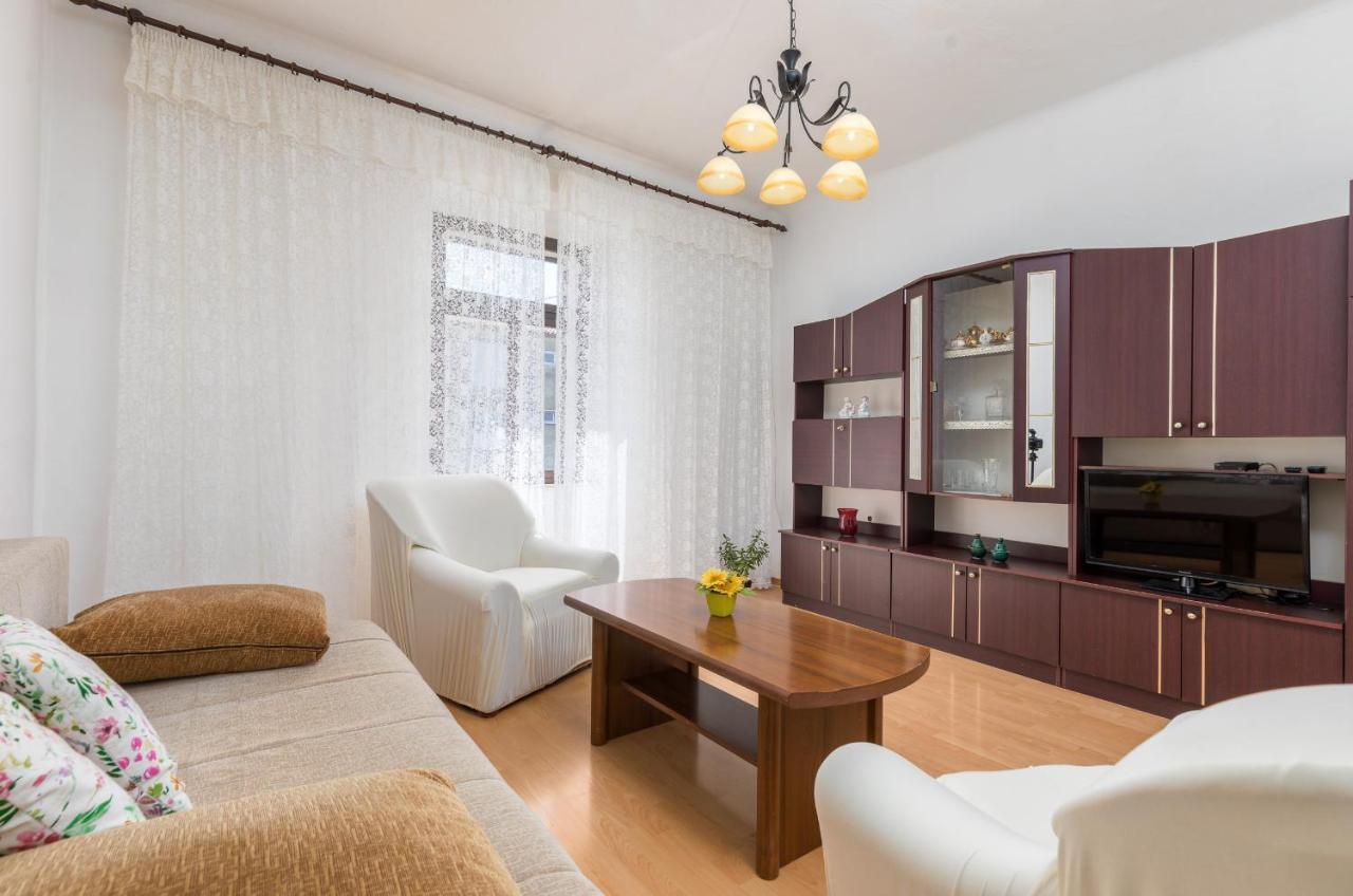 Apartment Ana Fažana Eksteriør billede