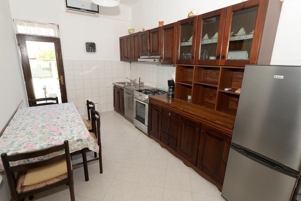 Apartment Ana Fažana Værelse billede